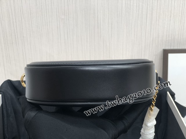 Celine專櫃2023新款女包 101852 賽琳月餅金色鏈條黑色絲絨肩背包 sldj2243